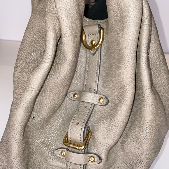 ❌❌SOLD❌❌ Louis Vuitton Mahina hobo XL - Picture 4 of 10